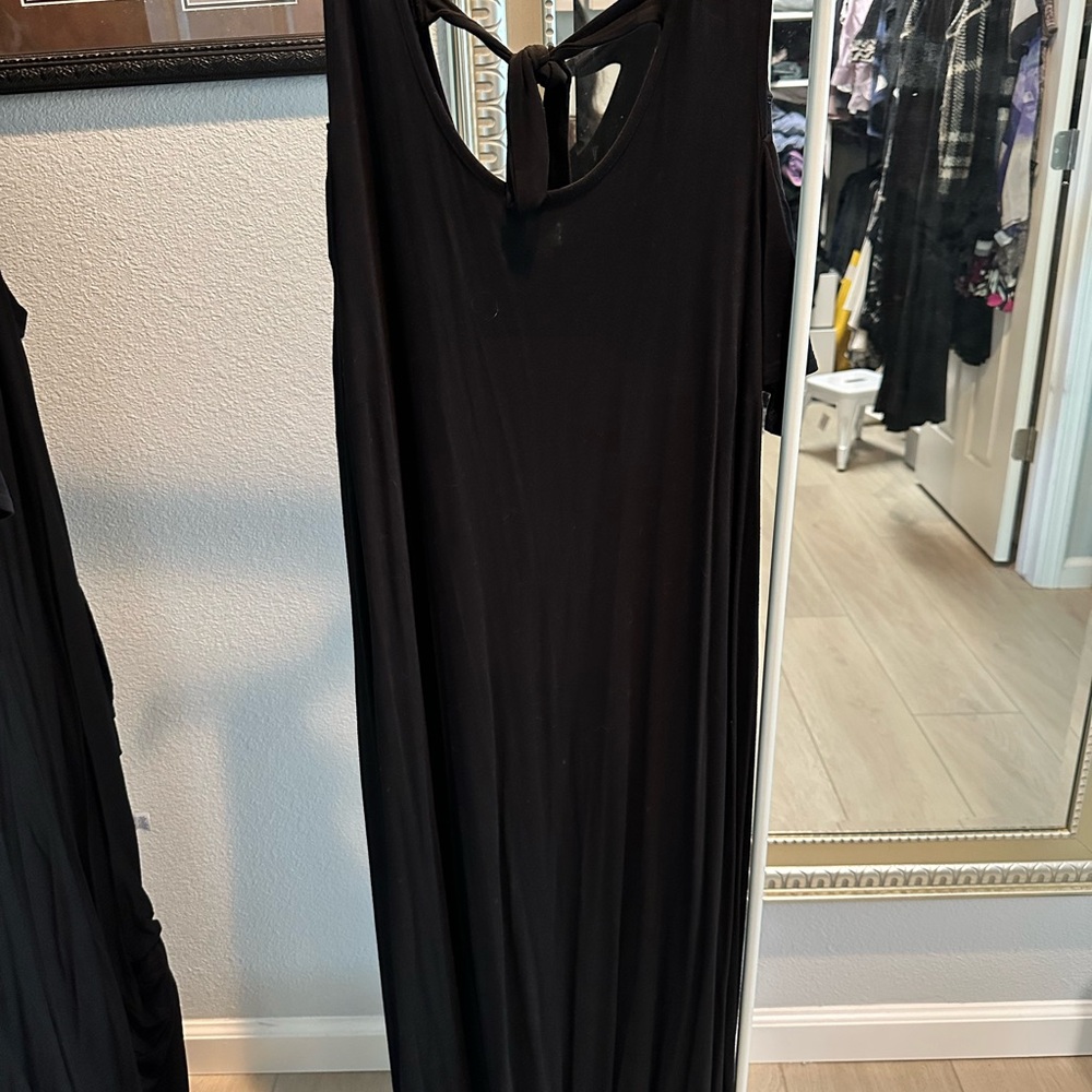 Elegant Black Sleeveless Dress